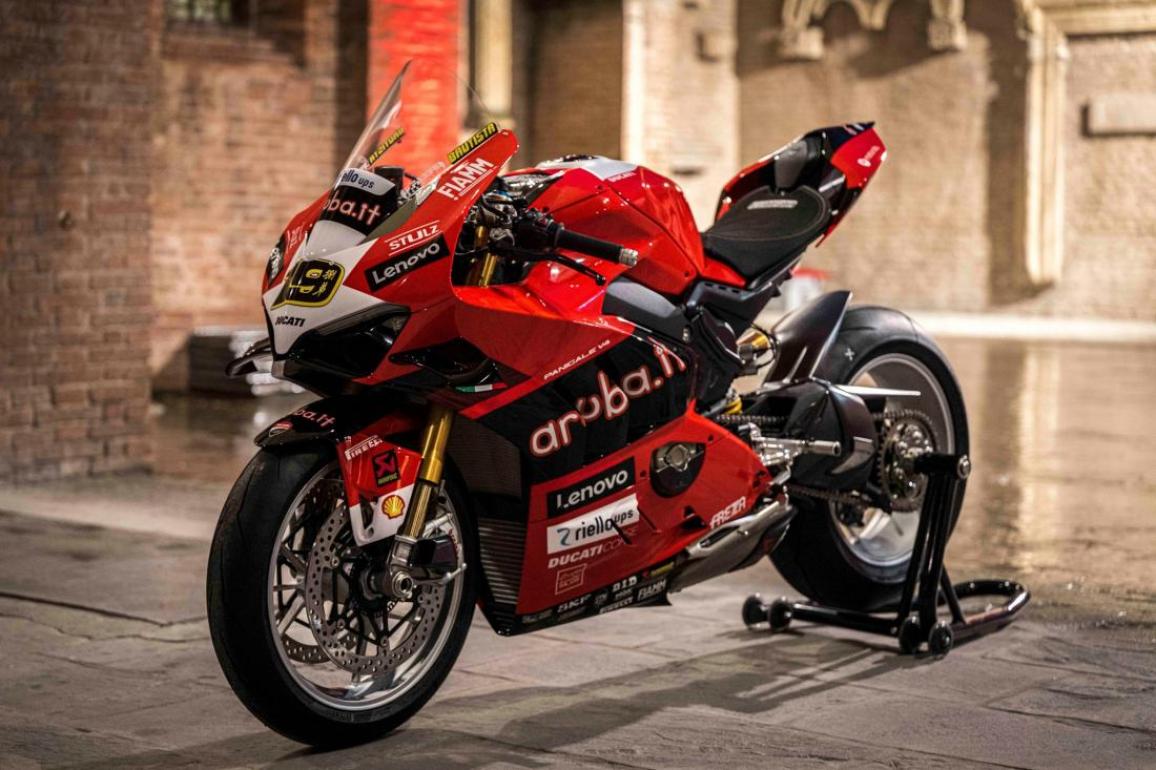 Panigale V4 Champions