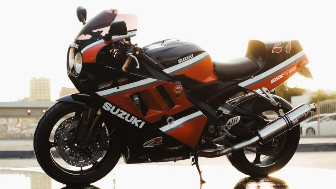 Suzuki GSX-R K7 μετατροπή σε 1100 