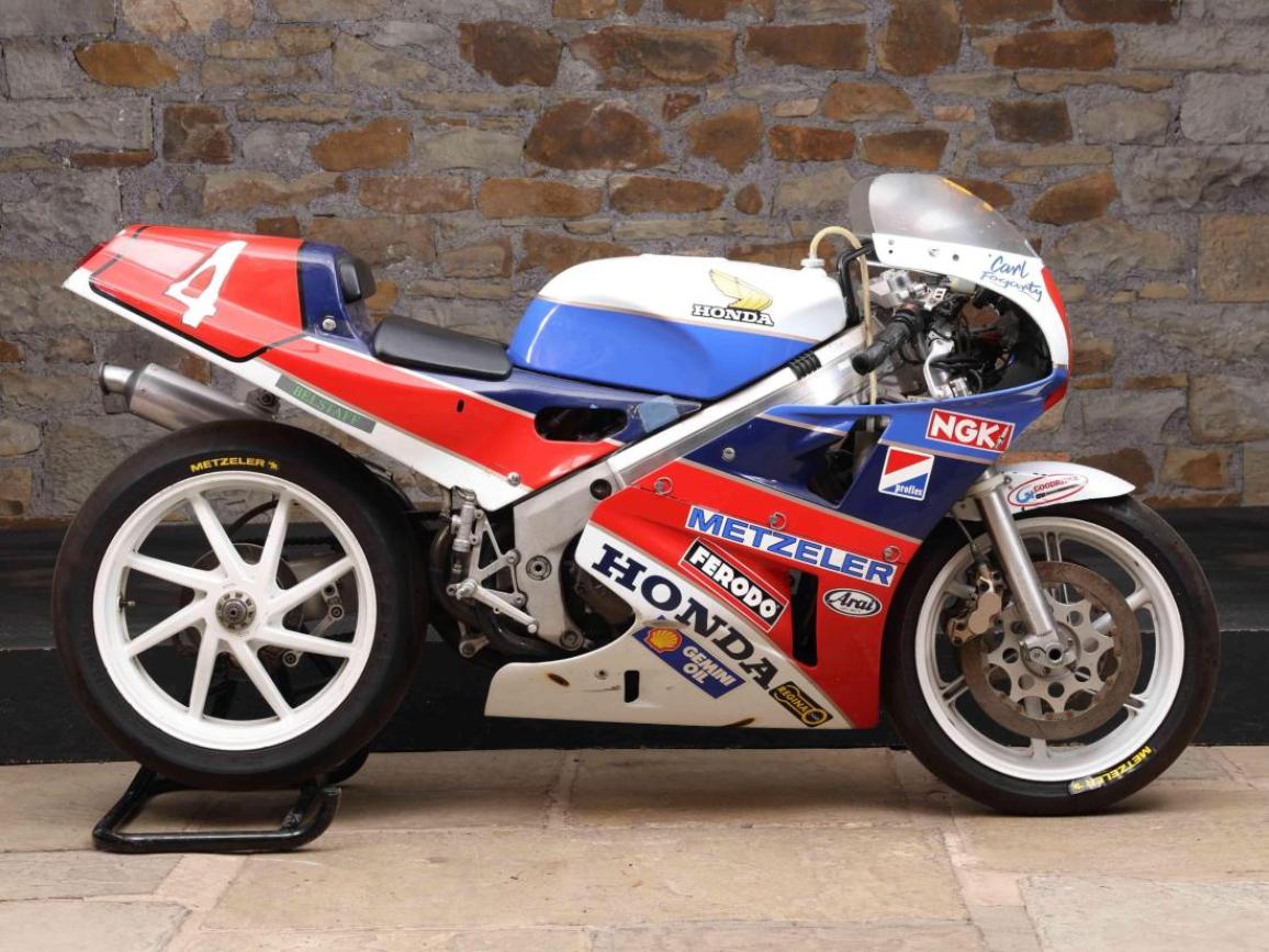 Honda VFR750R RC30 Carl Fogarty δημοπρασία 2025