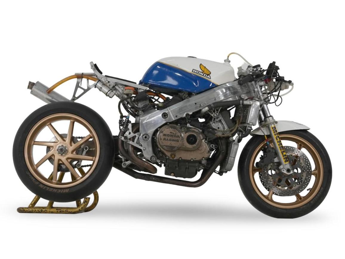 Auction Joey Dynlop RC30 and RC45