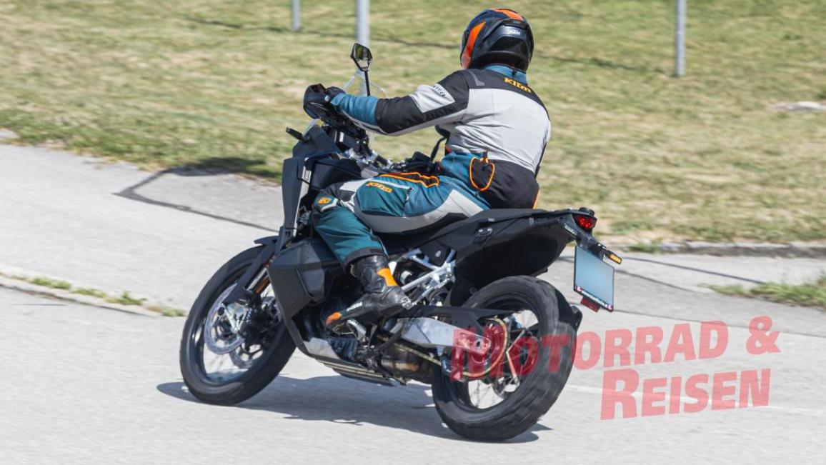 ​  KTM 990 Adventure