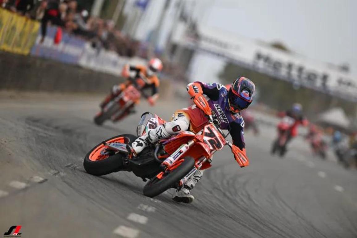 Supermoto