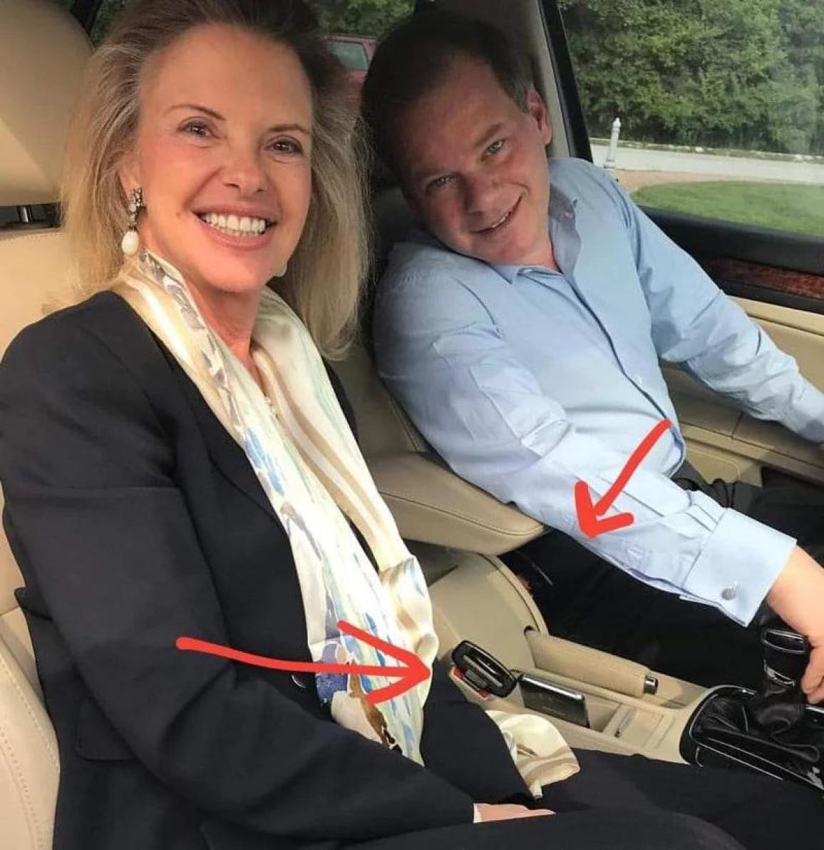 Καραμανλής Κώστας χωρίς ζώνη