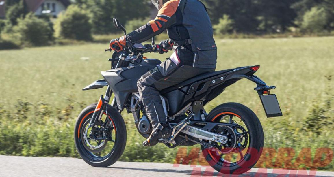 KTM 390 SMC R 2025