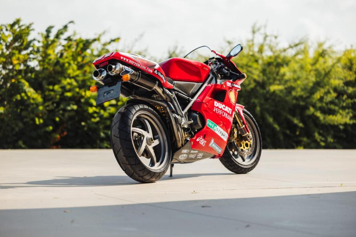Δημοπρασία σπάνιου Ducati 996 SPS Factory Replica