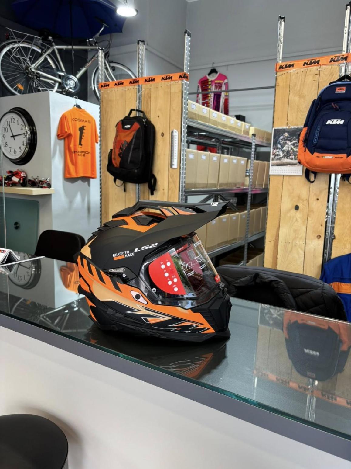 ORANGE