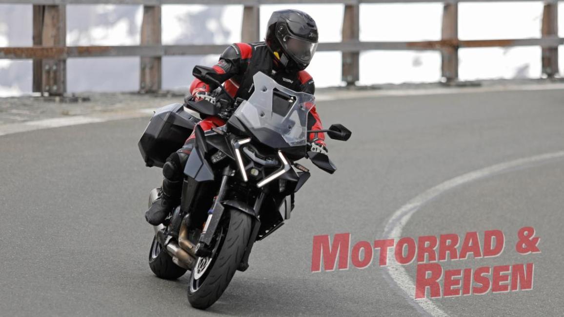 Spy KTM Super Duke 1390 GT 2026