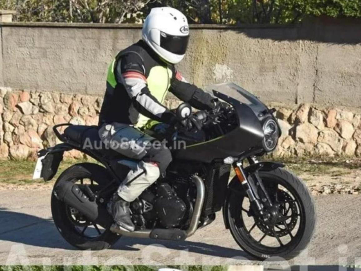 Triumph Thruxton 400