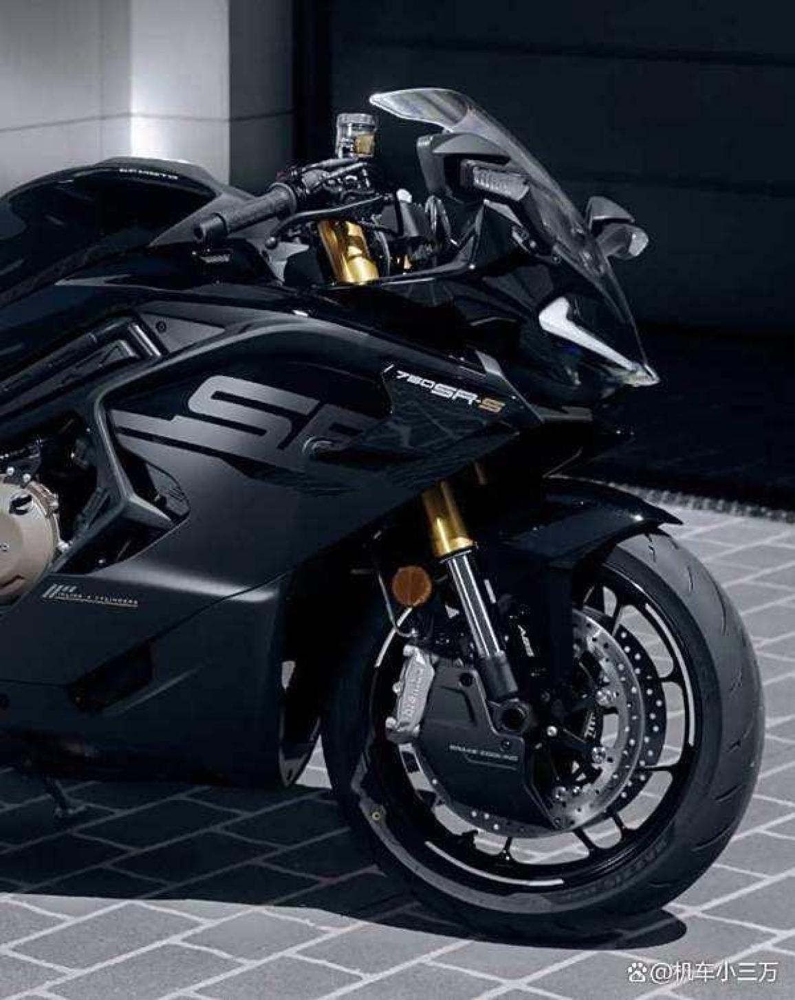 CFMOTO 750SR-S
