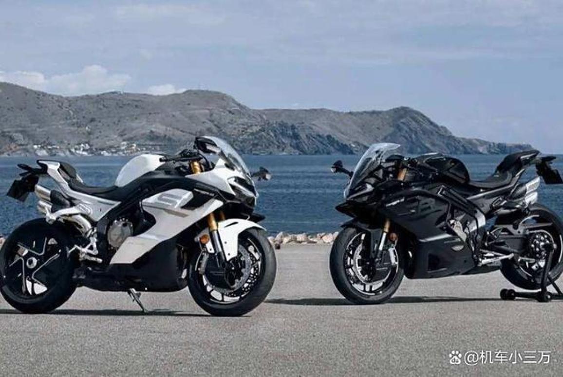 CFMOTO 750SR-S