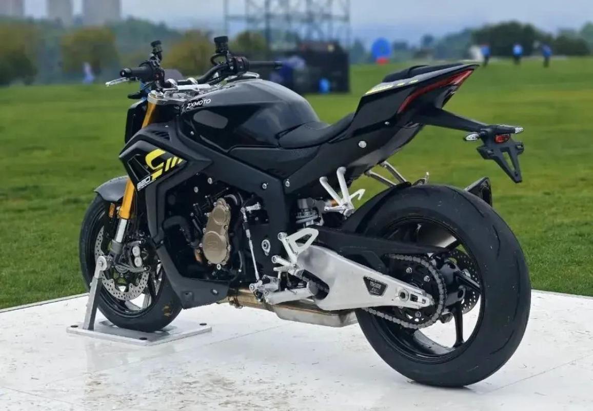 ZXMOTO 820R