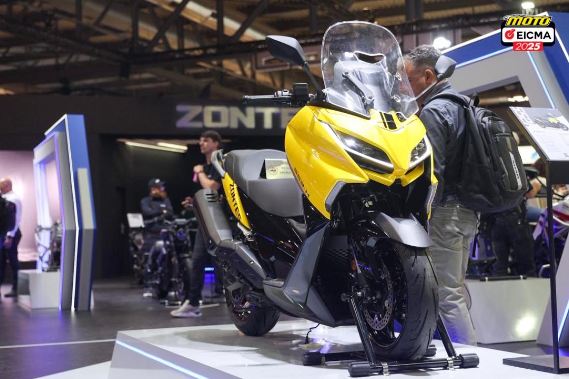 eicma-zontes-552-h-2026-maxi-scooter-51