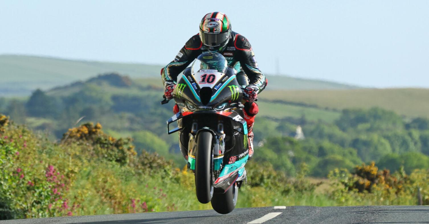 Isle of Man TT 2023: Ο ρυθμός ανέβηκε την τρίτη ημέρα των δοκιμαστικών [VIDEO]