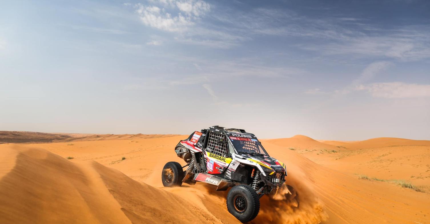 motomag H Polaris γιορτάζει τη νίκη στο Dakar καθώς η ομάδα Sebastien Loeb Racing Team επικράτησε με το RZR Pro R στα SSV