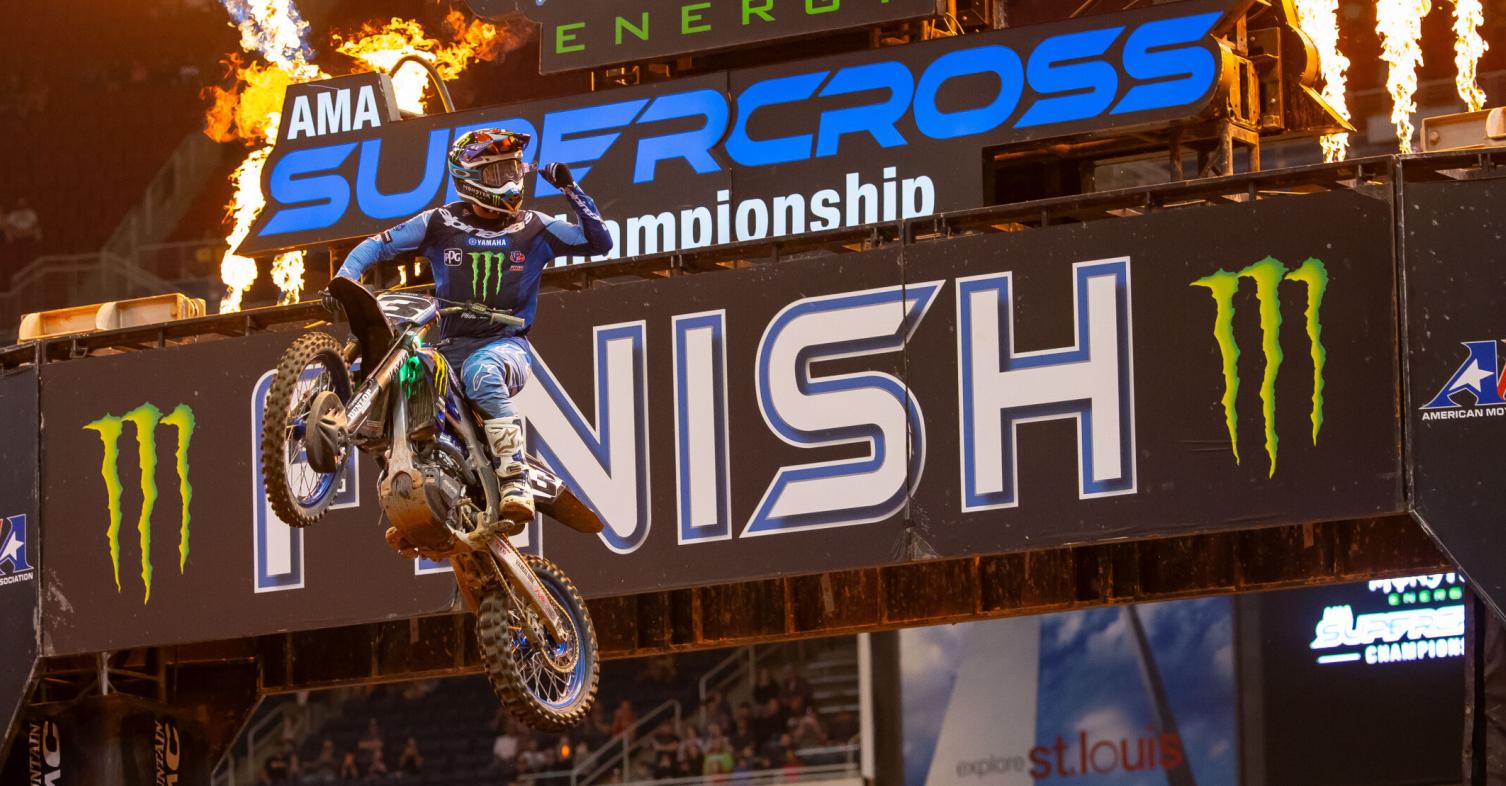 motomag Supercross 2024, St. Louis – O Tomac επιστρέφει στις νίκες με την Yamaha ένα χρόνο μετά τον τραυματισμό του