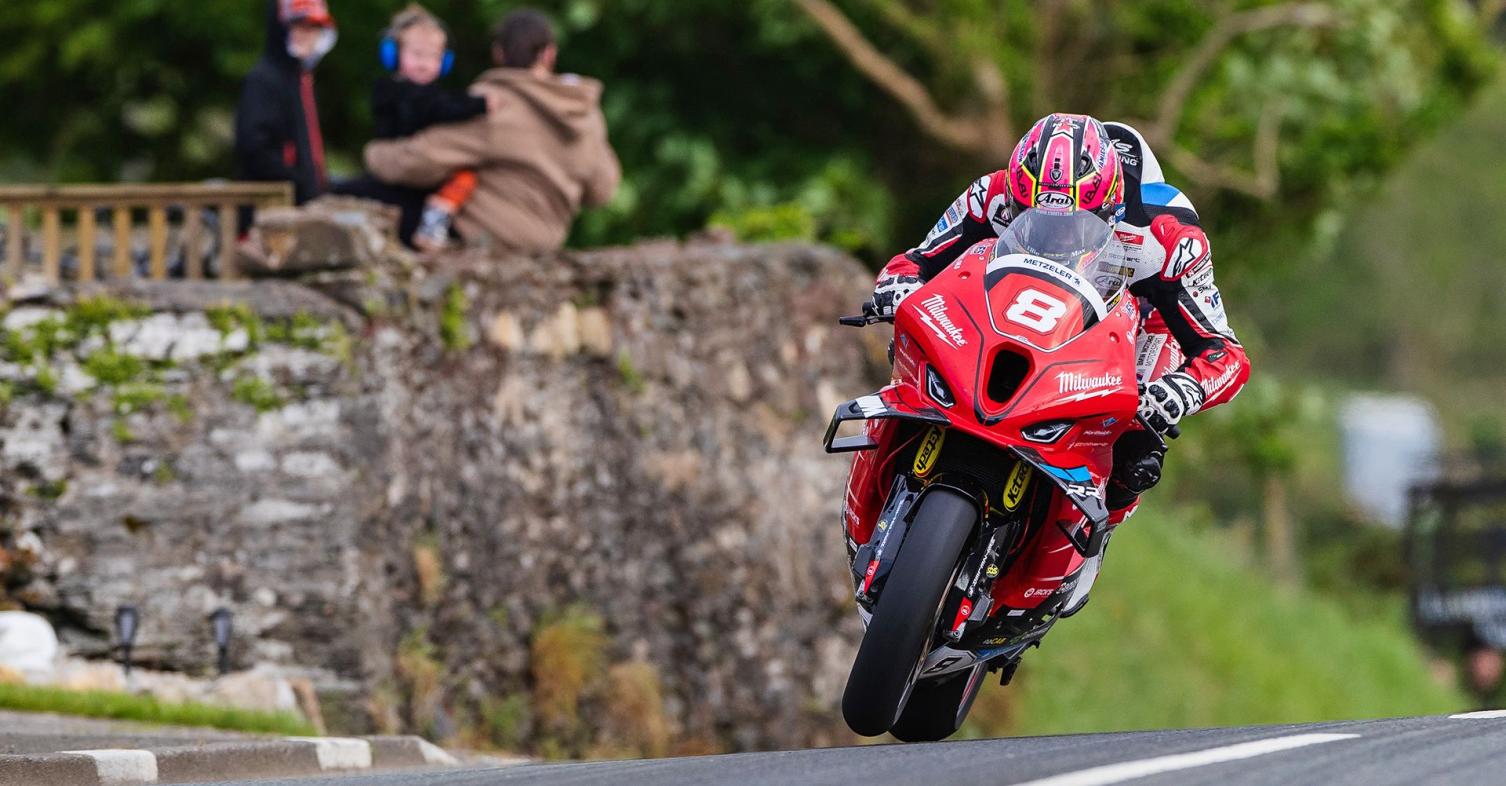 motomag Isle of Man TT 2024 – Ο Davey Tοdd με BMW στην αντεπίθεση την τρίτη ημέρα των κατατακτηρίων δοκιμών