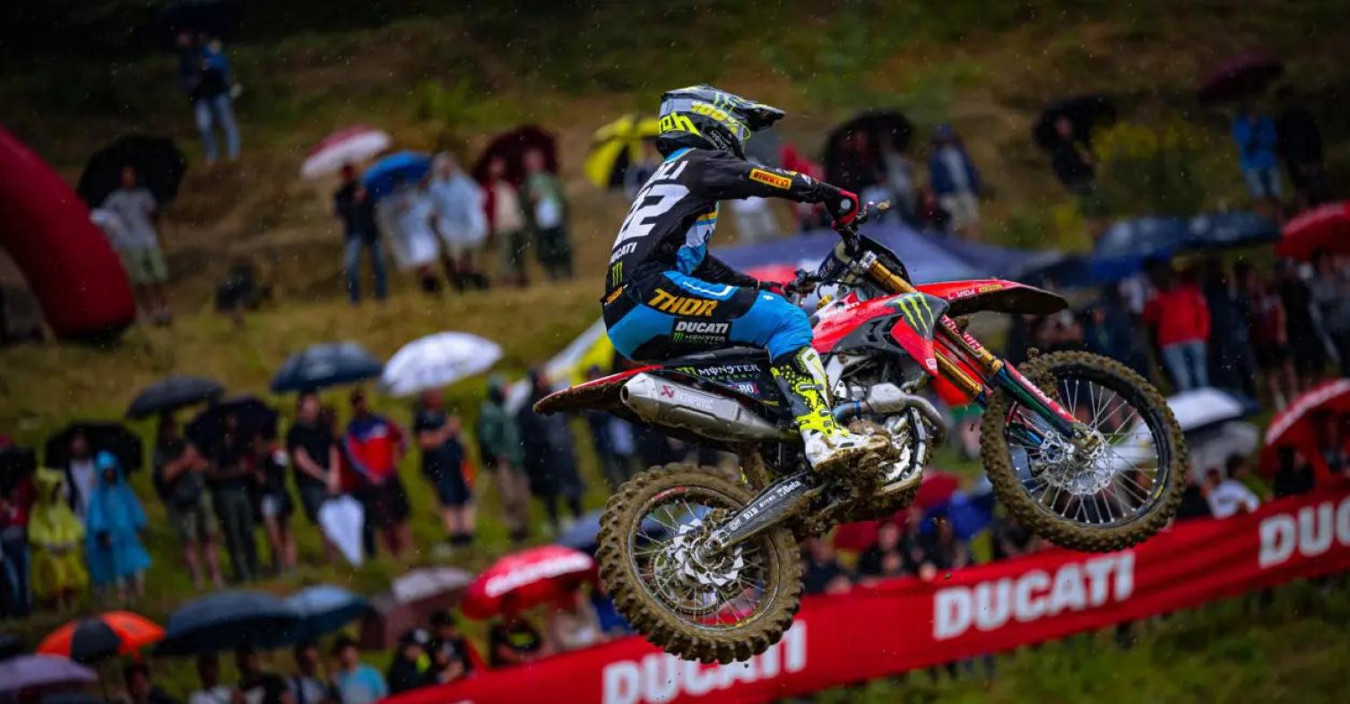 motomag Ducati – Ο Cairoli κερδίζει στην επιστροφή του στους αγώνες με το Ducati Desmo450 MX