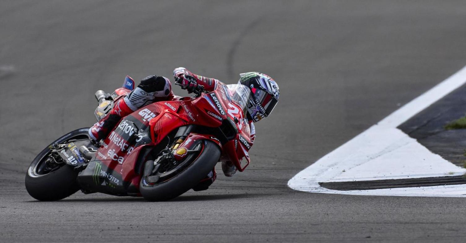 MotoGP Αγγλία Sprint: Νίκη Bastianini ανάμεσα σε αρκετές πτώσεις