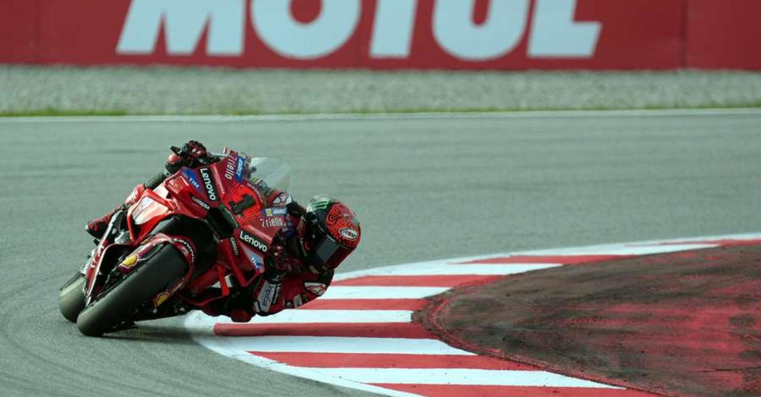 MotoGP Finale: Pole Position Bagnaia με φοβερά παιχνίδια στρατηγικής από όλους