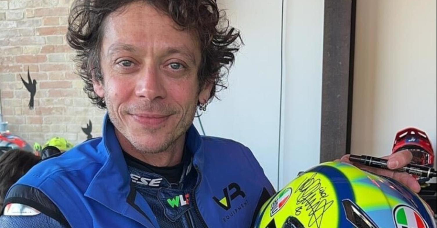 Valentino Rossi δωρεά κράνους για τη Valencia