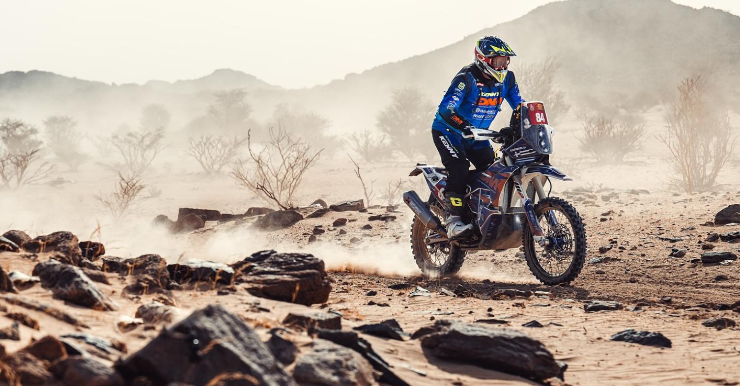 Dakar 2025 2ο σκέλος: Κατασκηνώνουν στην έρημο οι πρώτοι: Μπροστά ο Sanders, κοντά ο Brabec – Καλός χρόνος για Μπούδρο