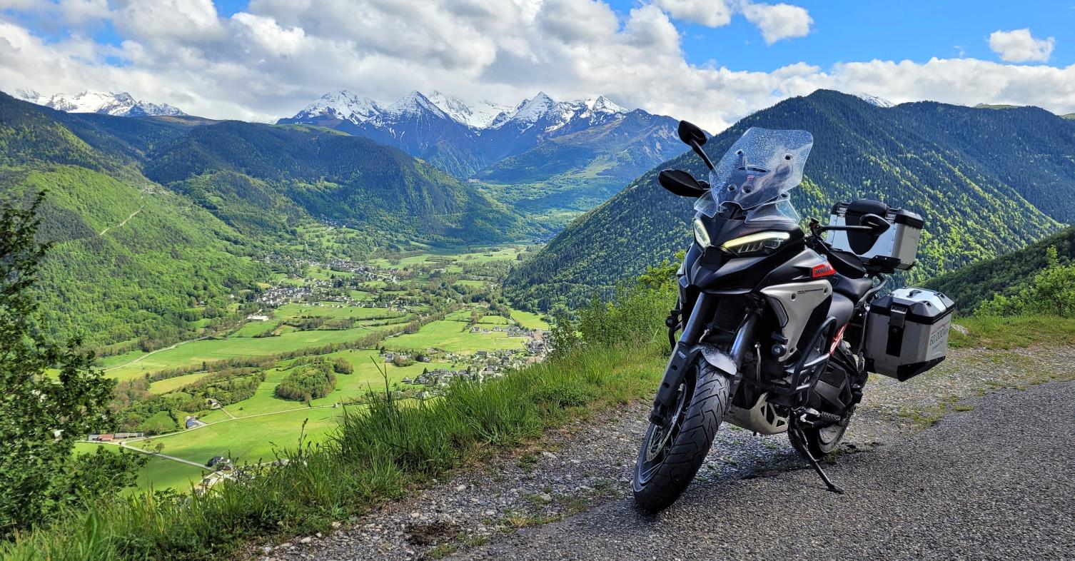 Multistrada V4 60k tour