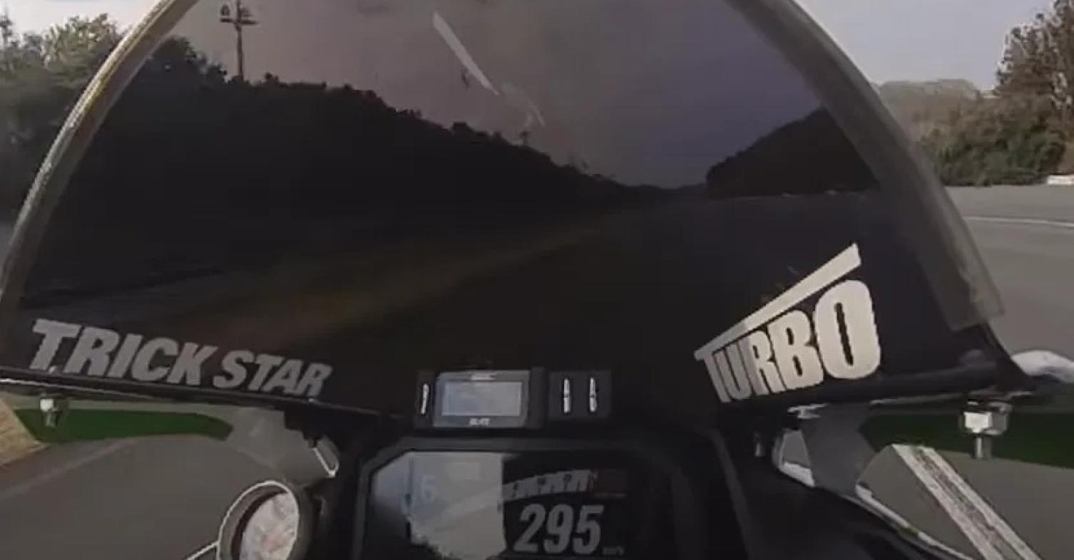Kawasaki ZX-4R TURBO TRICK STAR: Τριακοσαρίζει στο κοντέρ! -20 πραγματικά+[VIDEO]