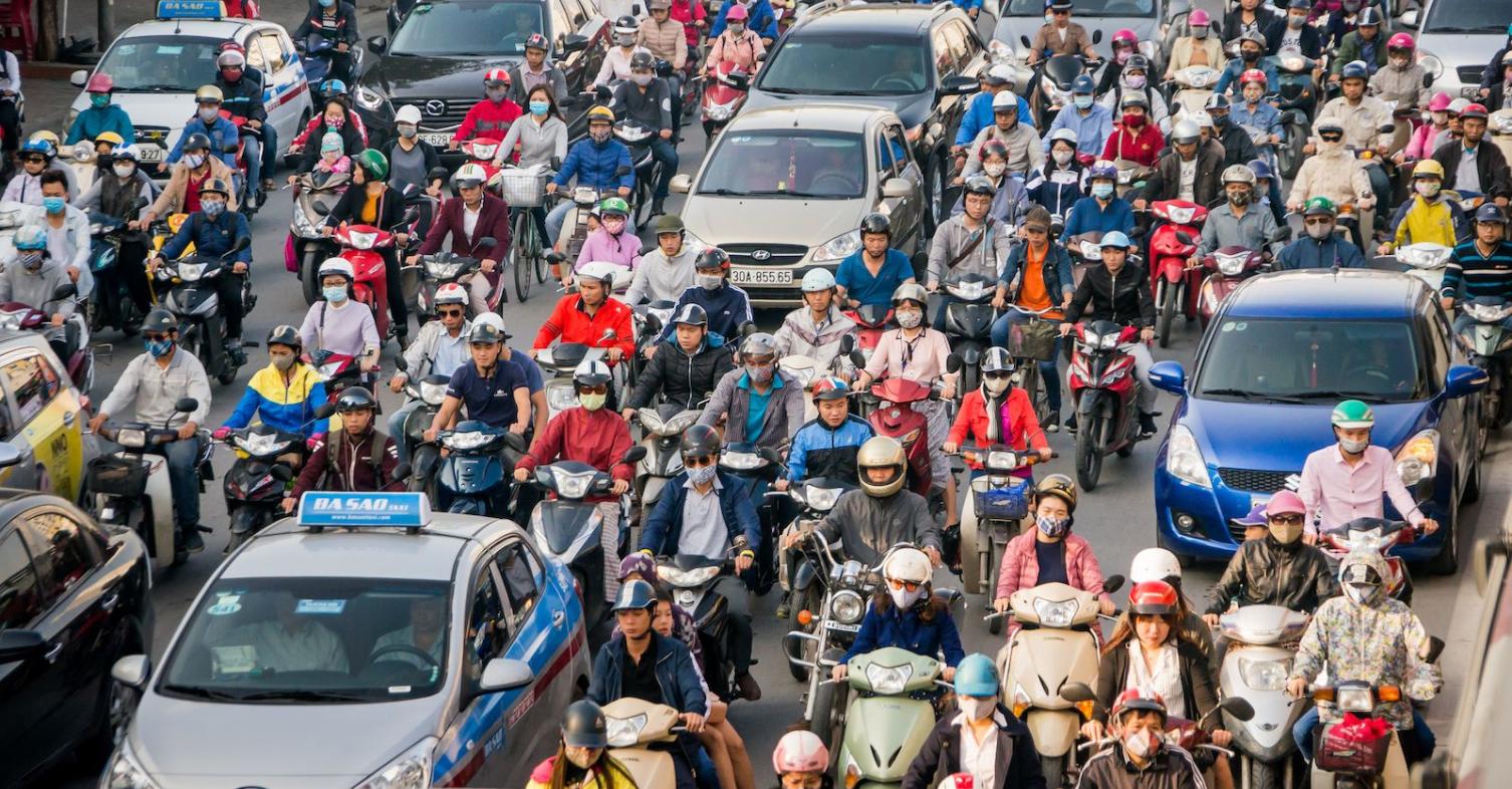Hanoi to bam fossil fuel motos