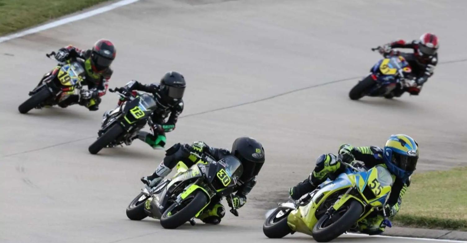 Moto America minicup
