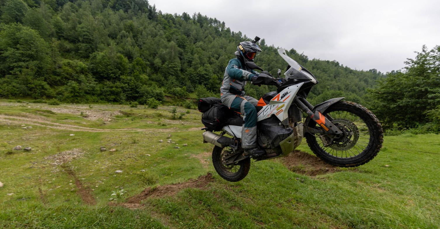 KTM 790 ADVENTURE ’24: Νέα ανταγωνιστική τιμή με όλα τα ηλεκτρονικά και 4χρόνια εγγύηση