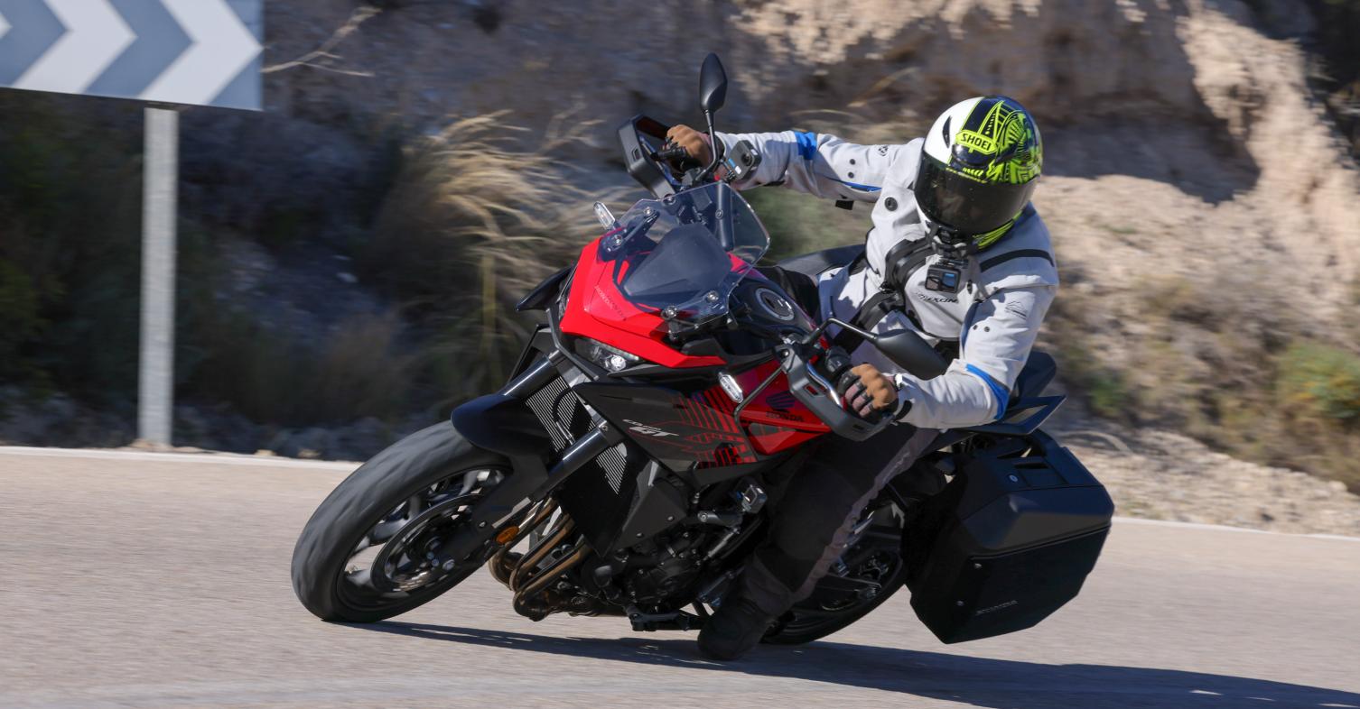 Παρουσίαση Honda CB1000GT 2026: Το άντι-Tracer που περίμενε ο κόσμος!