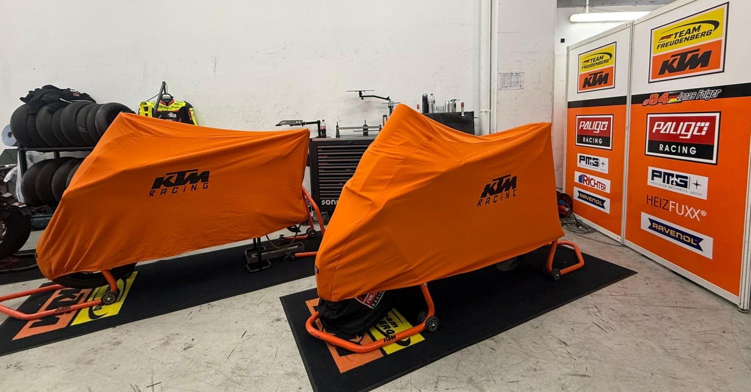 990 RC R Freudenberg Racing Team