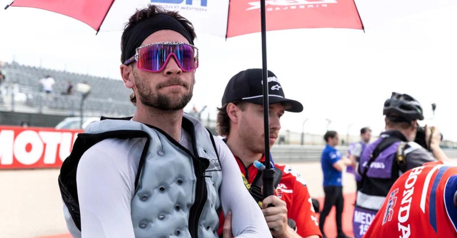 Vickers to replace Dixon