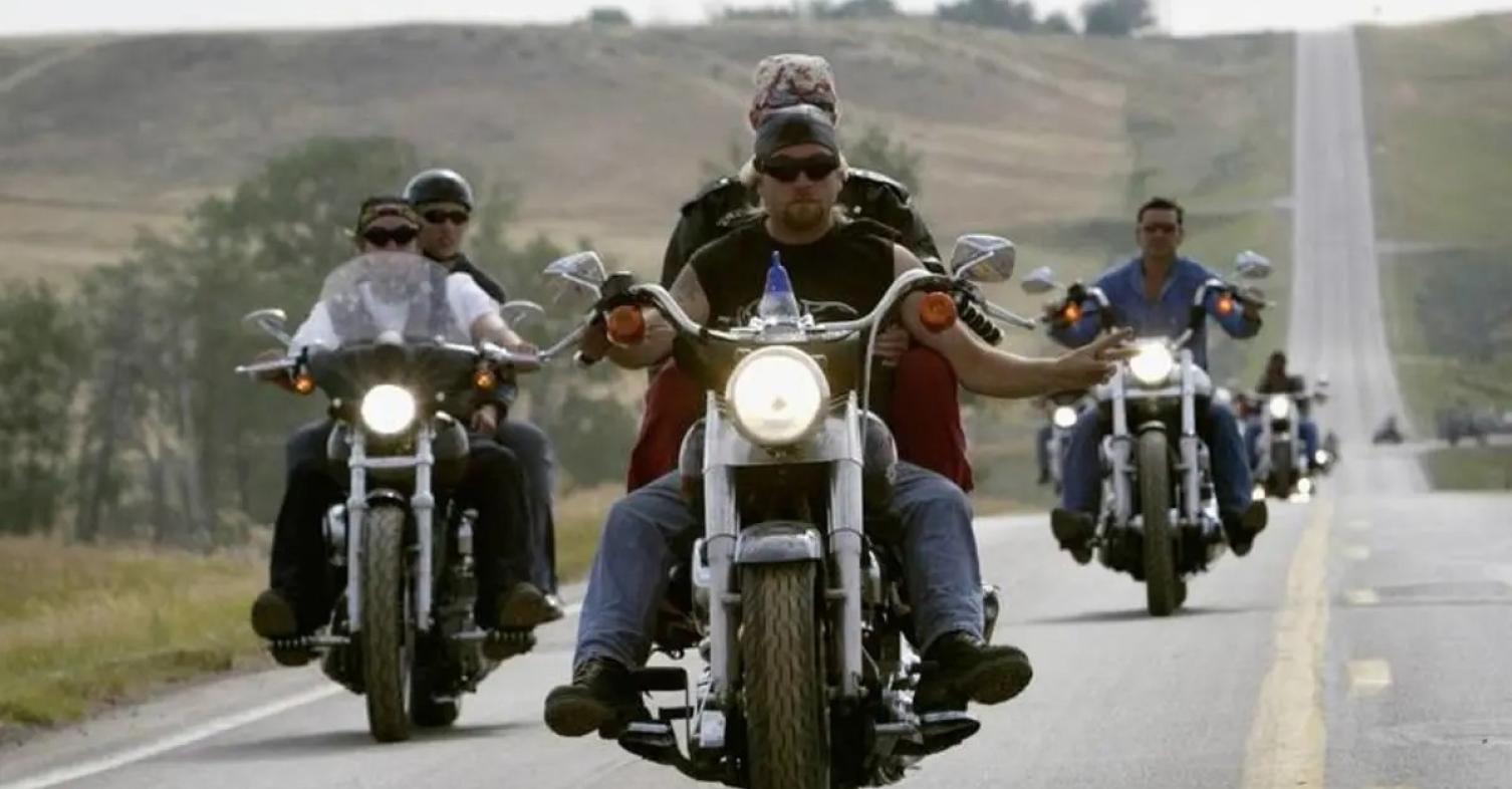 usa no helmet