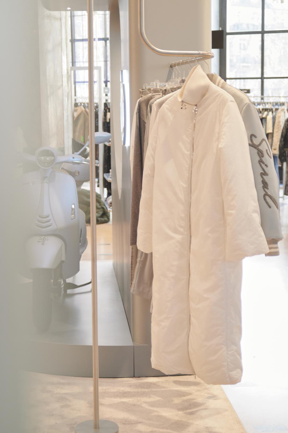 Vespsa Snake Capsule