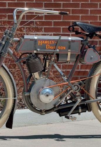 Harley-Davidson Strap Tank δημοπρασία