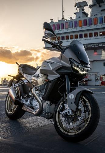 motomag Moto Guzzi V100 Mandello Aviazione Navale: Ανάκληση για ελαττωματικό πίσω αμορτισέρ