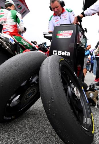 Ελαστικά MotoGP απώλεια βάρους σε αγώνα