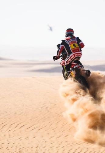 Dakar 2026-6o σκέλος: Ο Sanders πρώτος με ποινή 6 λεπτών! Μόλις 45δ με Brabec! 11ος Original by MOTUL ο Μπούδρος!