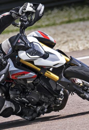 Ducati Hypermotard V2 SP - Αποστολή Modena