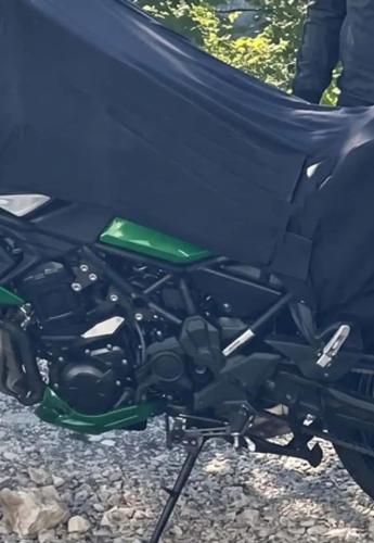 kawasaki-versys-900