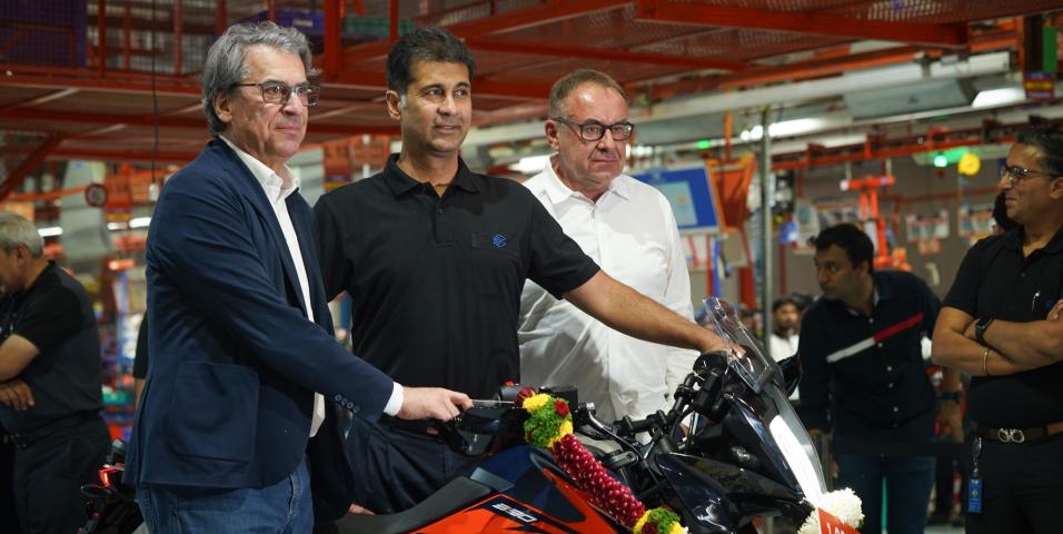 Bajaj - KTM 1 εκατομμύριο μοτοσυκλέτες στην παραγωγή