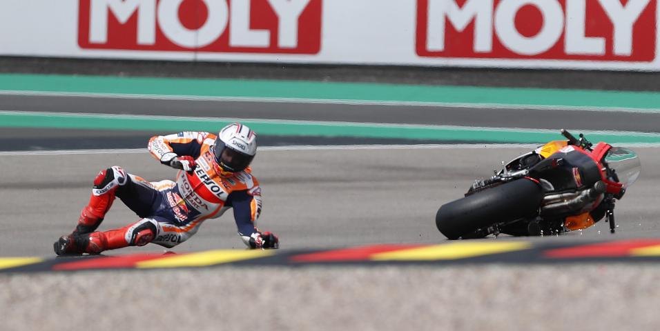MotoGP Sachsenring: Αποσύρεται ο Marc Marquez – Νέα πτώση στο wam-up