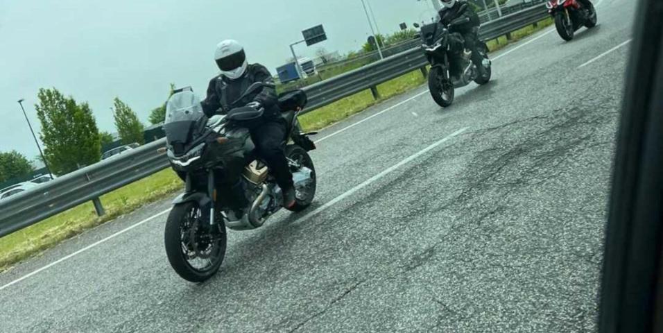 Moto Guzzi Stelvio 2024