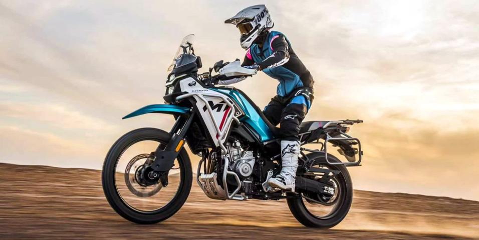 ΠΕΡΙΟΔΙΚΟ ΜΟΤΟ - Η πρώτη φωτογραφία του CFMOTO 450MT