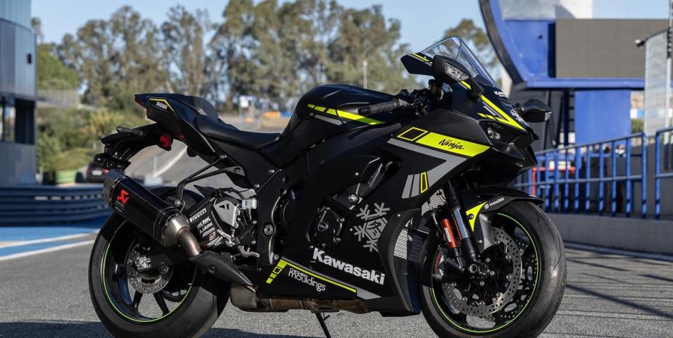 motomag Kawasaki ZX-10RR Winter Test Edition 2024 – Σε 25 αριθμημένα κομμάτια παγκοσμίως με άρωμα WSBK