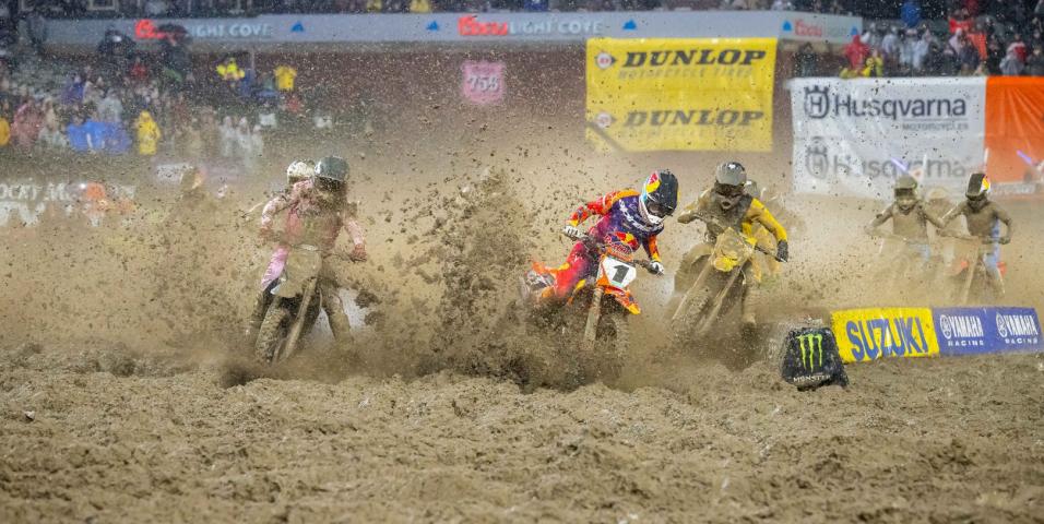 motomag Supercross 2024, San Francisco – Sexton και Smith κερδίζουν τις λασπομαχίες [VIDEO]