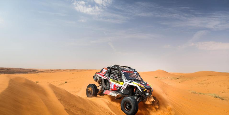 motomag H Polaris γιορτάζει τη νίκη στο Dakar καθώς η ομάδα Sebastien Loeb Racing Team επικράτησε με το RZR Pro R στα SSV