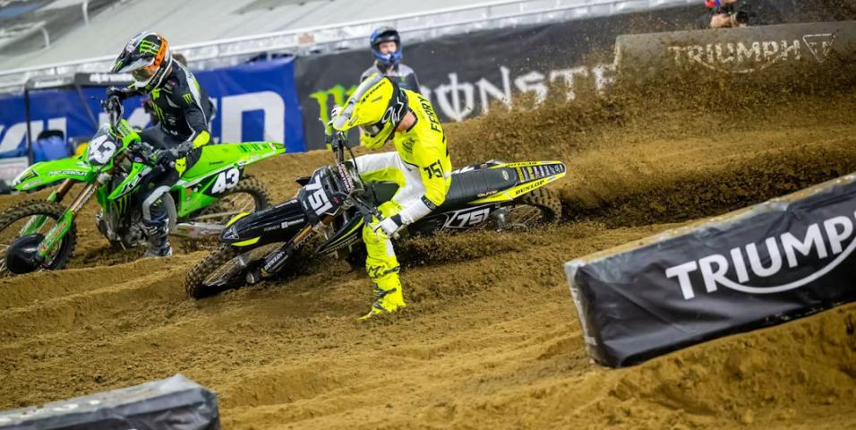 motomag ΑΜΑ SX– Εφιαλτικός αγώνας για την Triumph Racing, τραυματίστηκαν και οι δύο αναβάτες της ομάδας