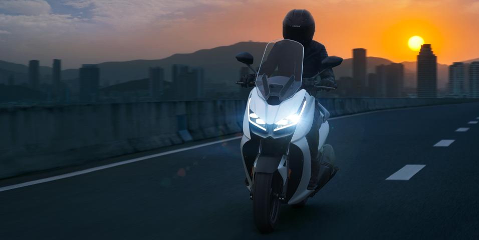 motomag Η Zontes στην Έκθεση Μοτοσυκλέτας με τα D 350, M 125, M 310, G 125, G 200